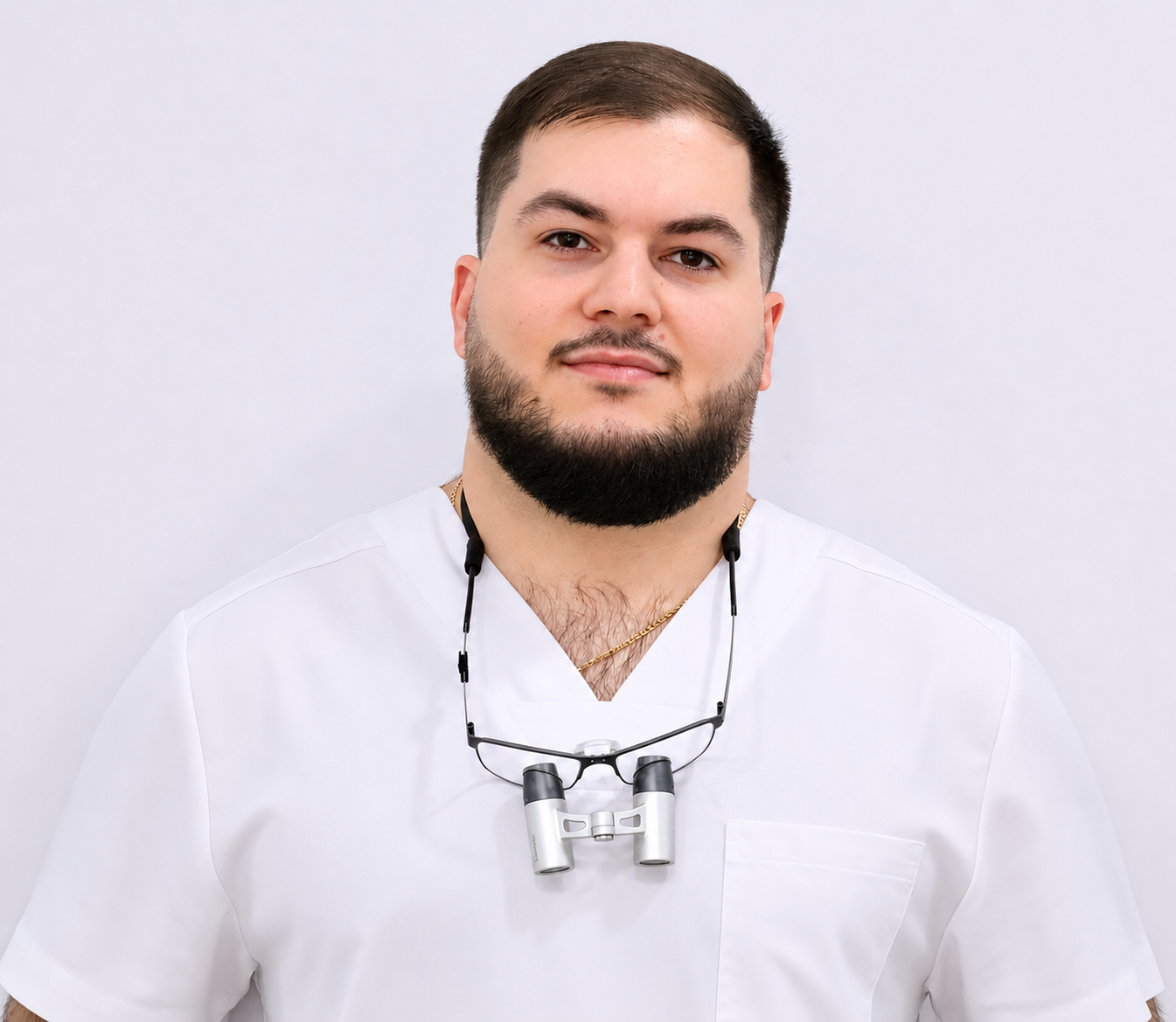 Эдгар Каграманян — стоматолог-хирург, имплантолог